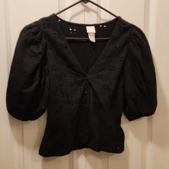 H&M Black Eyelet Puff Sleeve top - XS - Picture 4 of 11